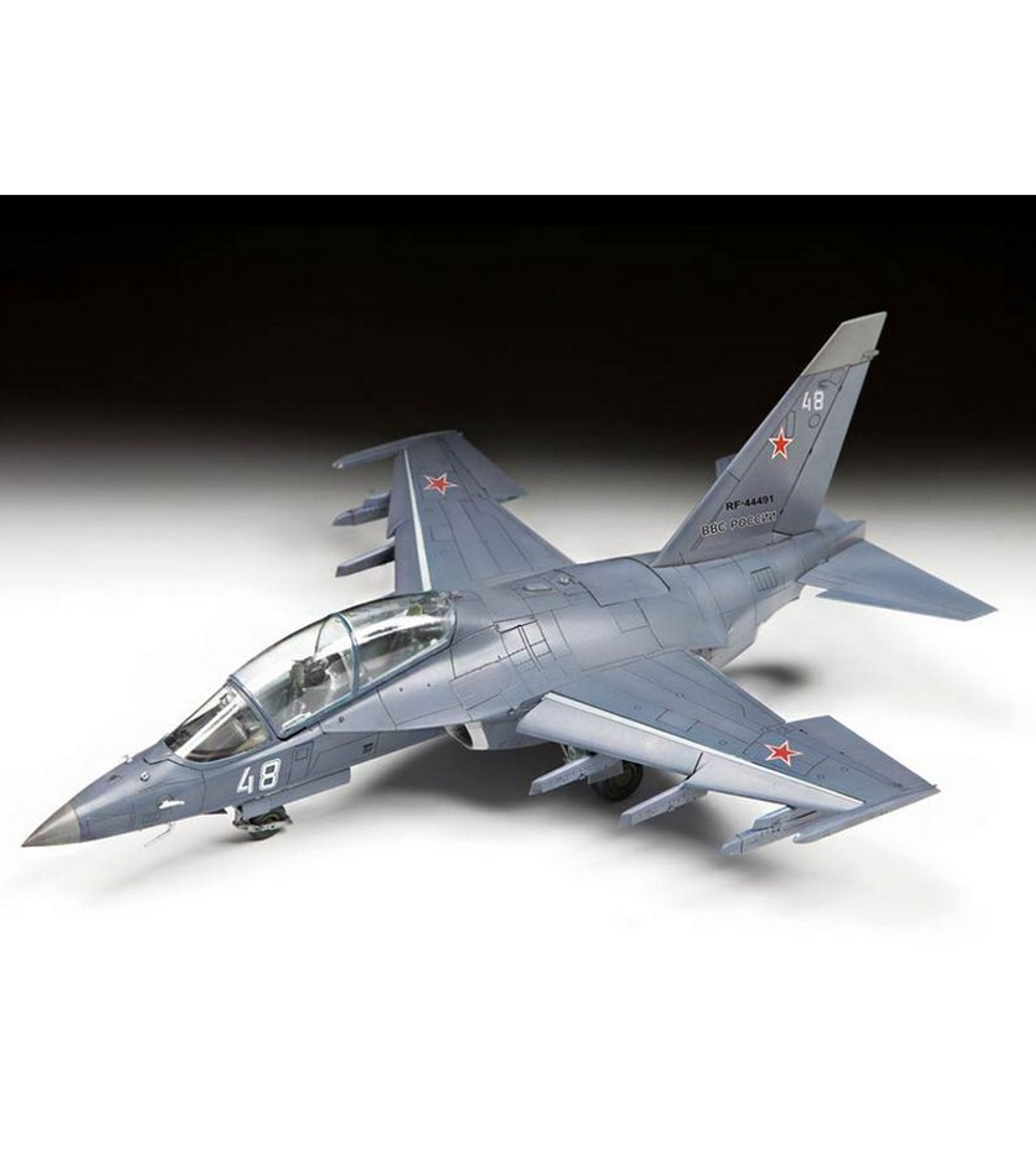 Сборная модель ZVEZDA Российский легкий штурмовик Як-130, 1/48