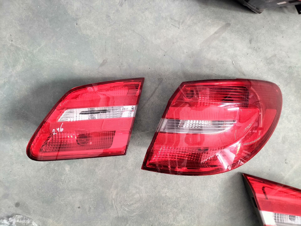 Задний фонарь (левый/правый) Mercedes B-Class W246 B180/B200