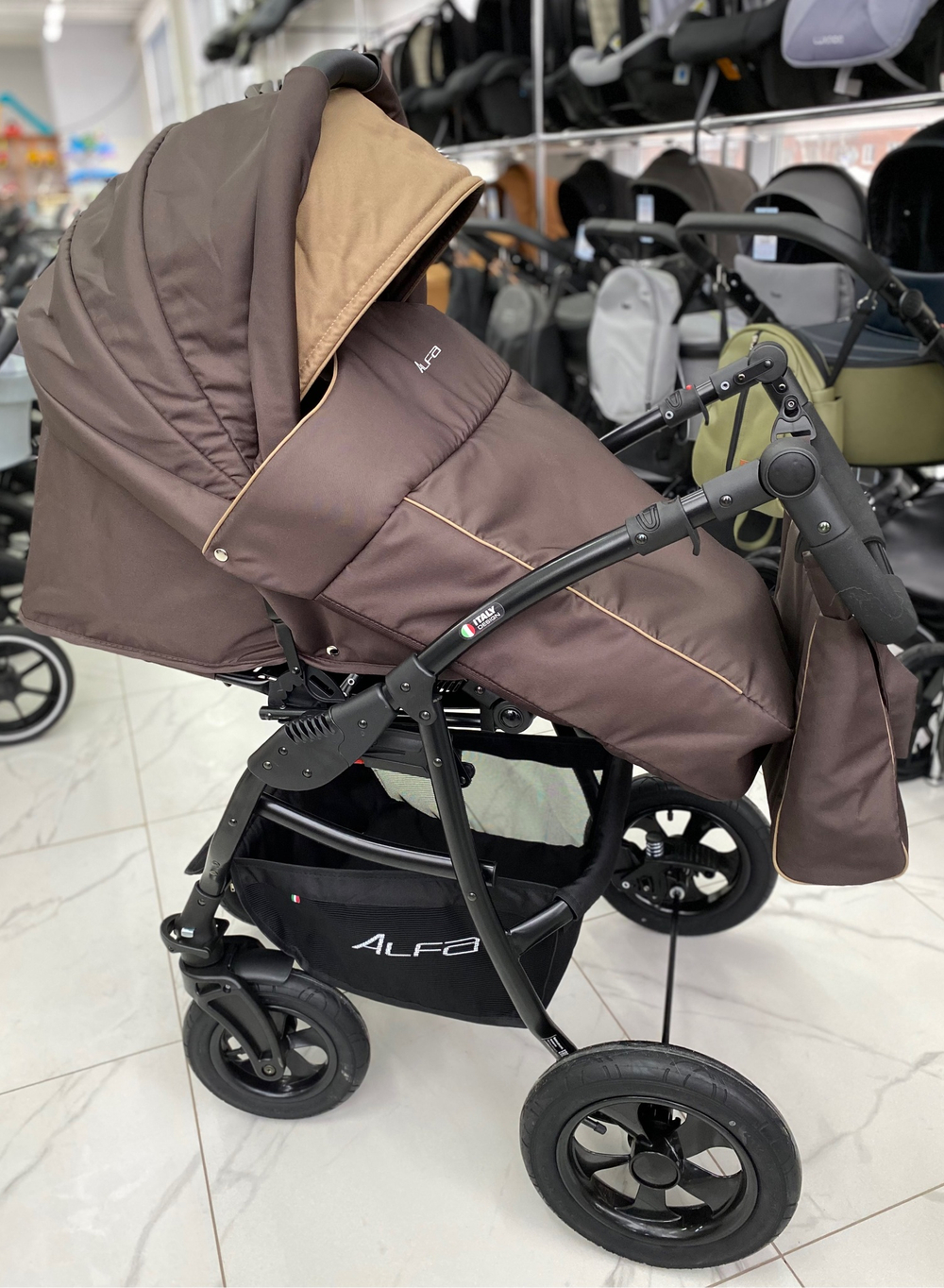 Коляска  ALFA (3 в 1) (RIKO BASIC) 10 коричневый-капучино