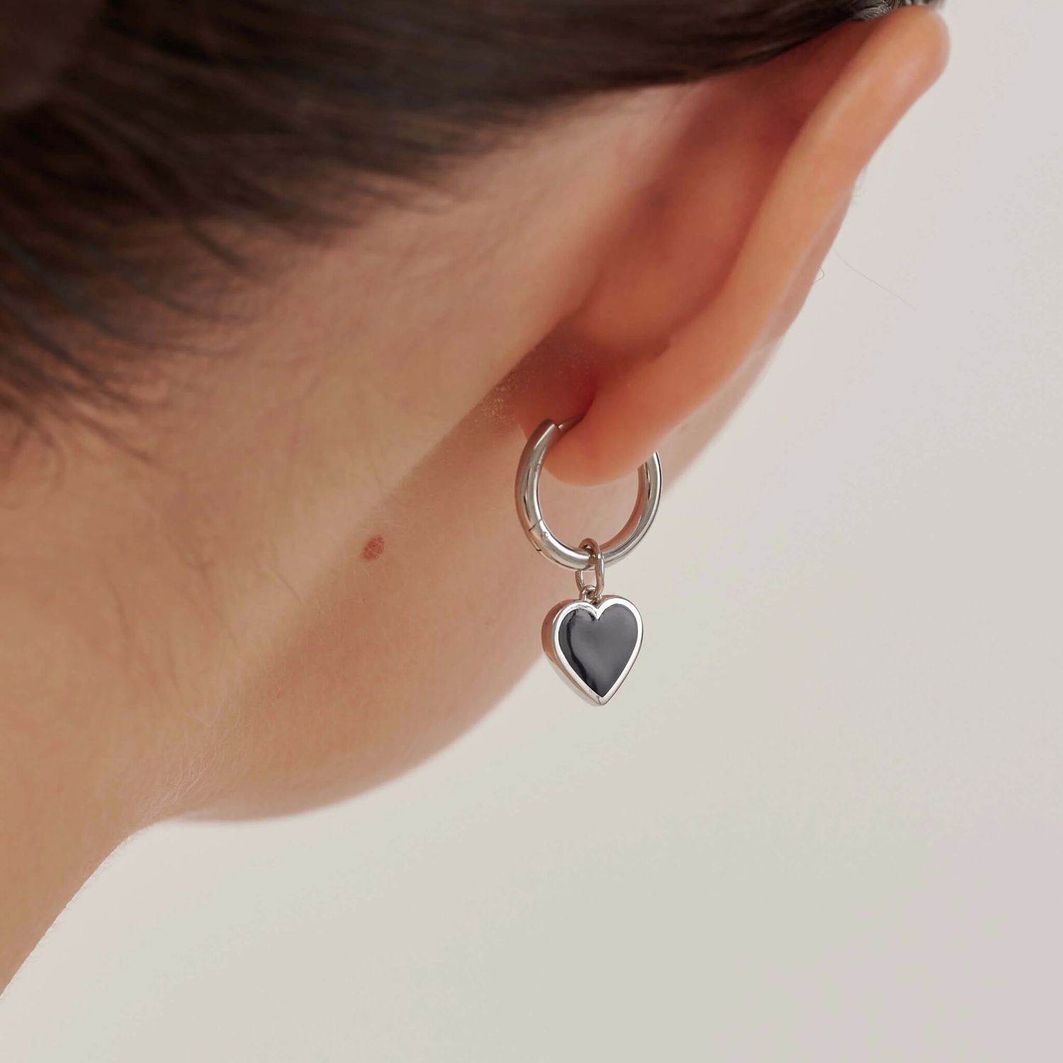 Моносерьга Silver Black Heart Earring