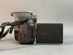 Canon 600D Kit 18-55mm 3.5-5.6 IS 12.000 кадров