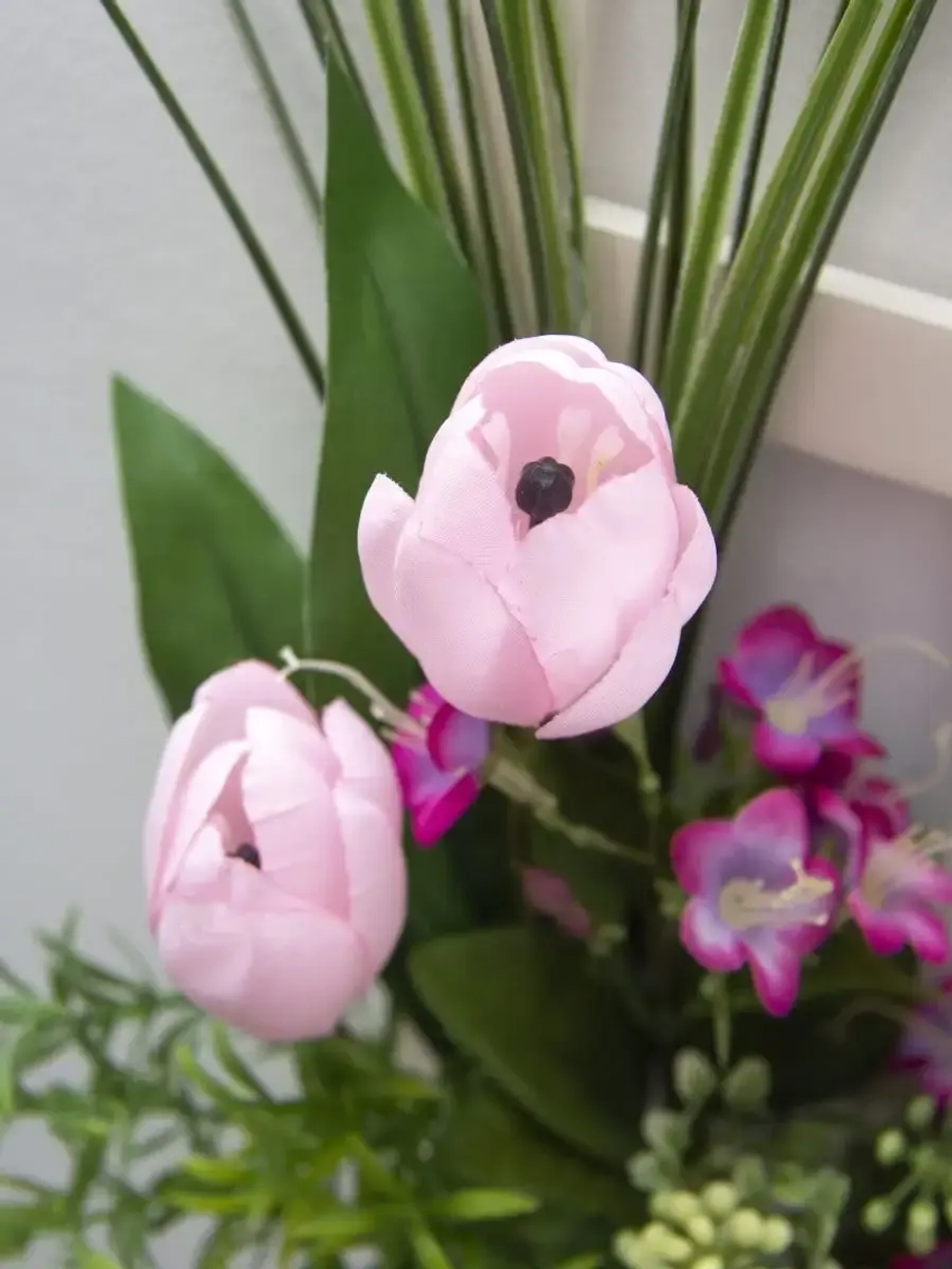 Панно на стену для интерьера "Окно с цветами"