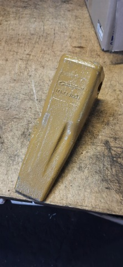 Коронка рыхлителя Komatsu D155A-3 175-78-31230