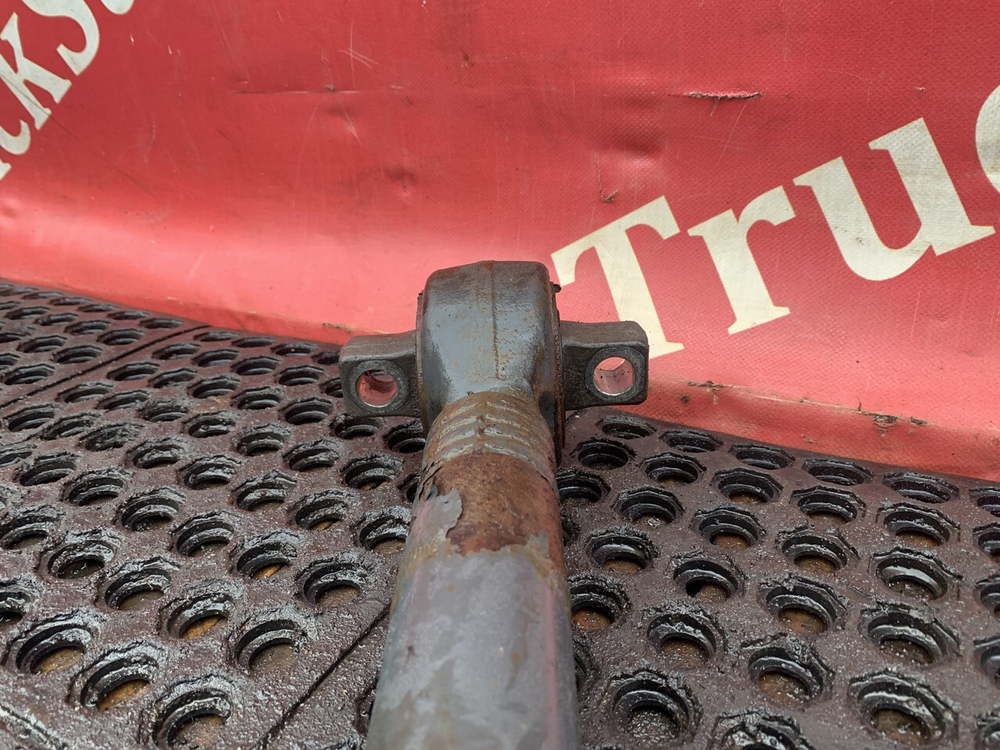 Тяга реактивная V-образная 2017г.