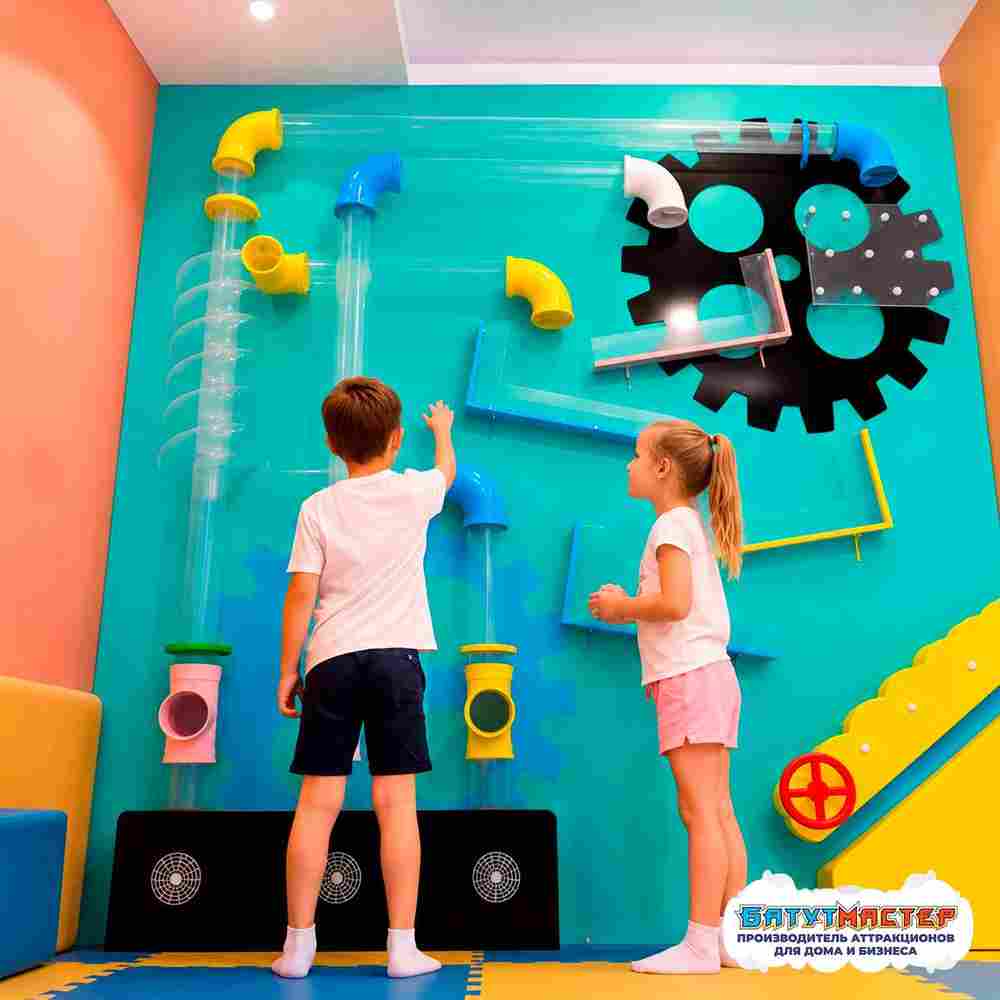 Интерактивная игровая стена «Механика потока», 2,44×0,5×2,44 м