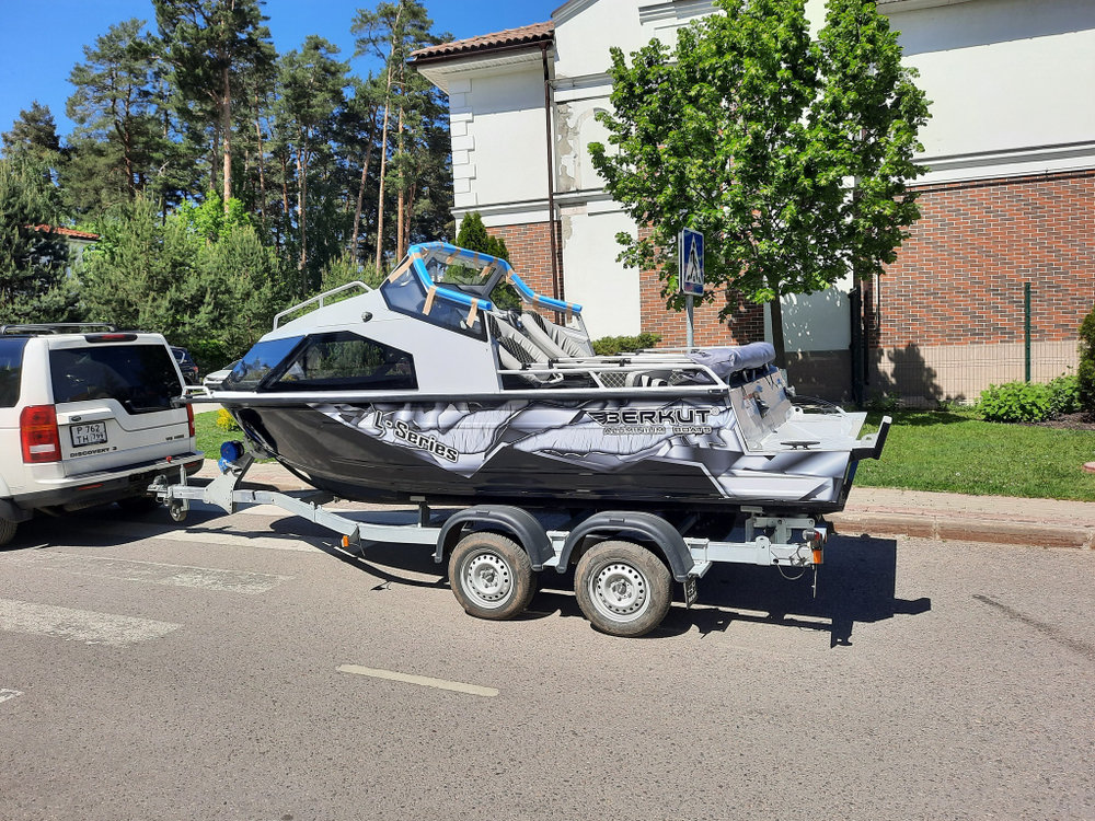 Алюминиевая моторная лодка Berkut L-HT PRO