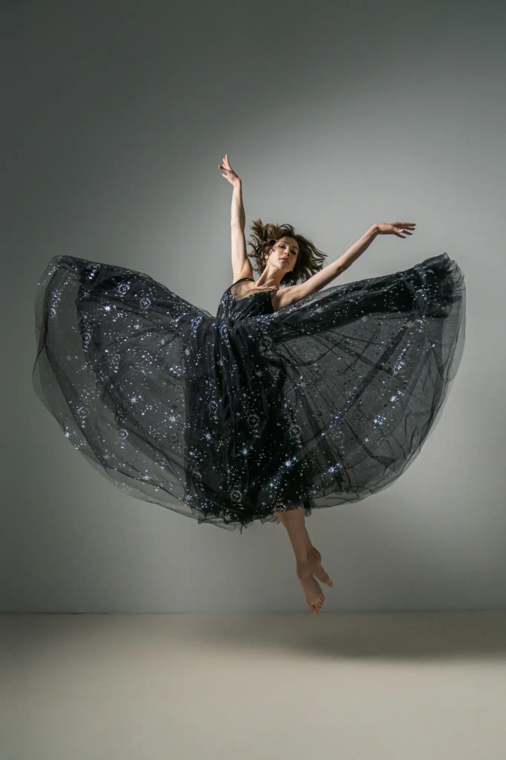 Фатиновое платье черное