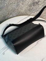 Сумка-мессенджер Louis Vuitton