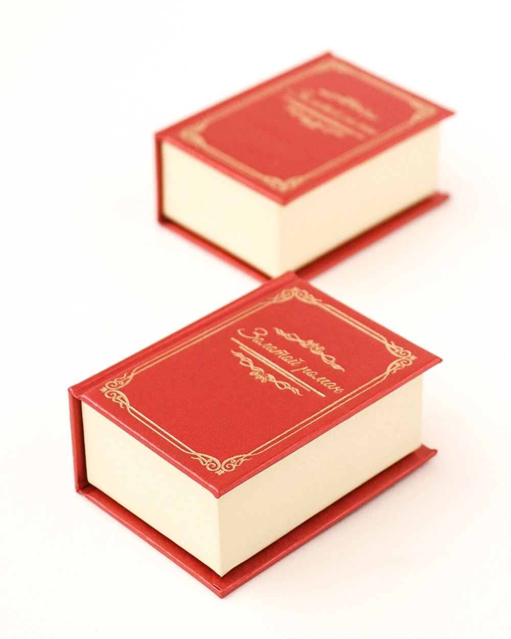 Картонный футляр «Золотой роман» 85x115x30 мм.