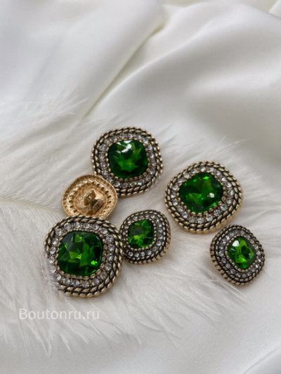 Пуговицы Квадрат золотые зеленые со стразами и косичкой
