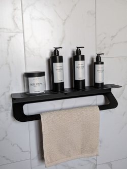 Полка для ванной комнаты 54см с держателем полотенец