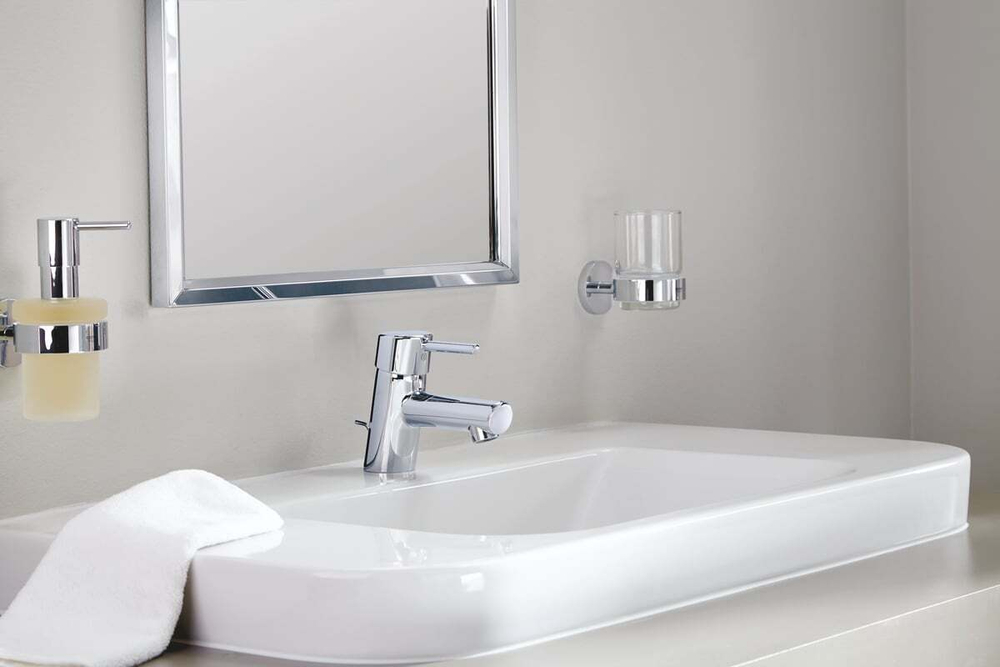Дозатор жидкого мыла с держателем GROHE Essentials 40448001