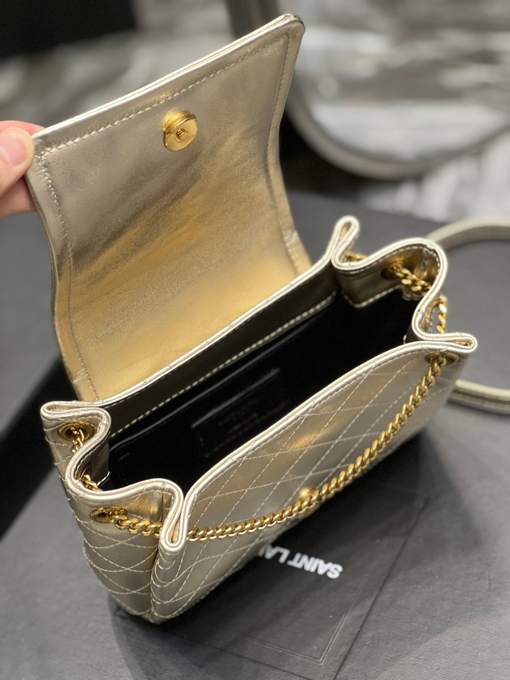 Saint Laurent Nolita 18 cm