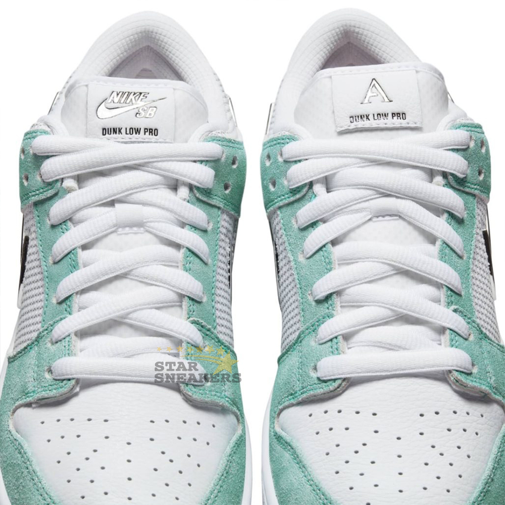 DUNK LOW SB x April Skateboards "Turbo Green"