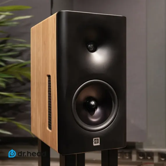 Dutch & Dutch 8c Speaker Black & Natural (1 шт)