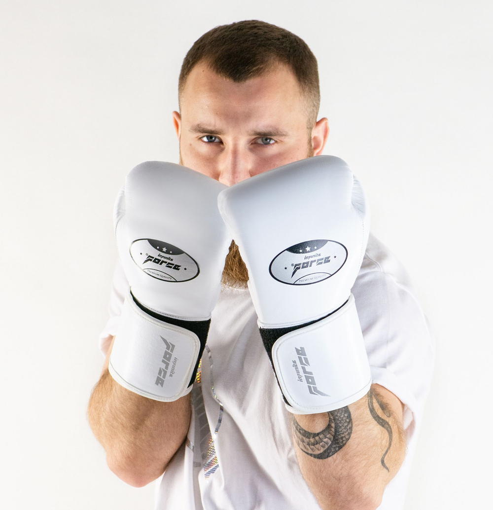 Боксерские перчатки Infinite Force Chrono