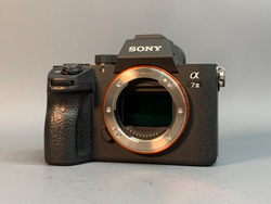 Sony A7 III 27.000 кадров