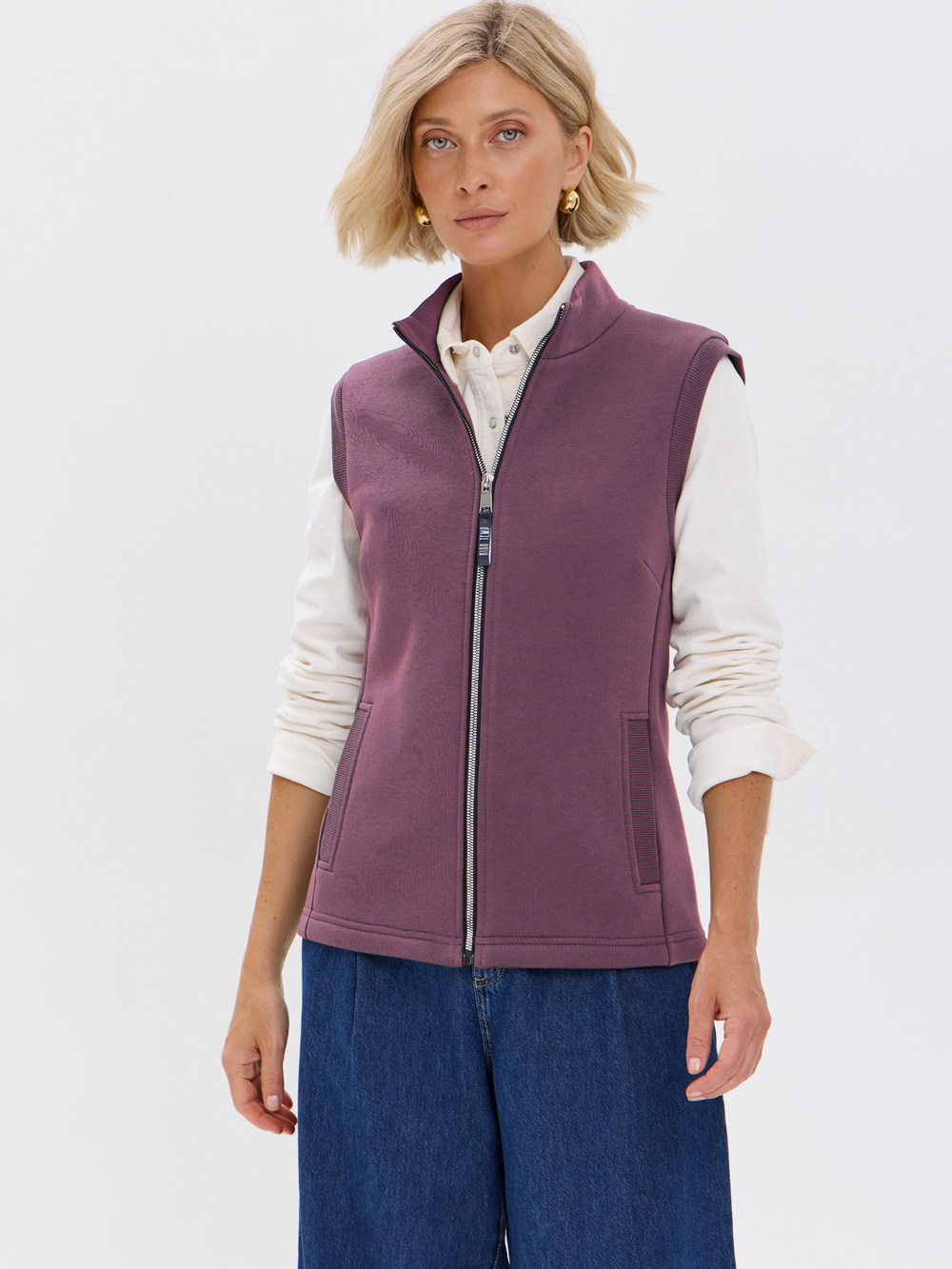 Жилет с начесом на молнии