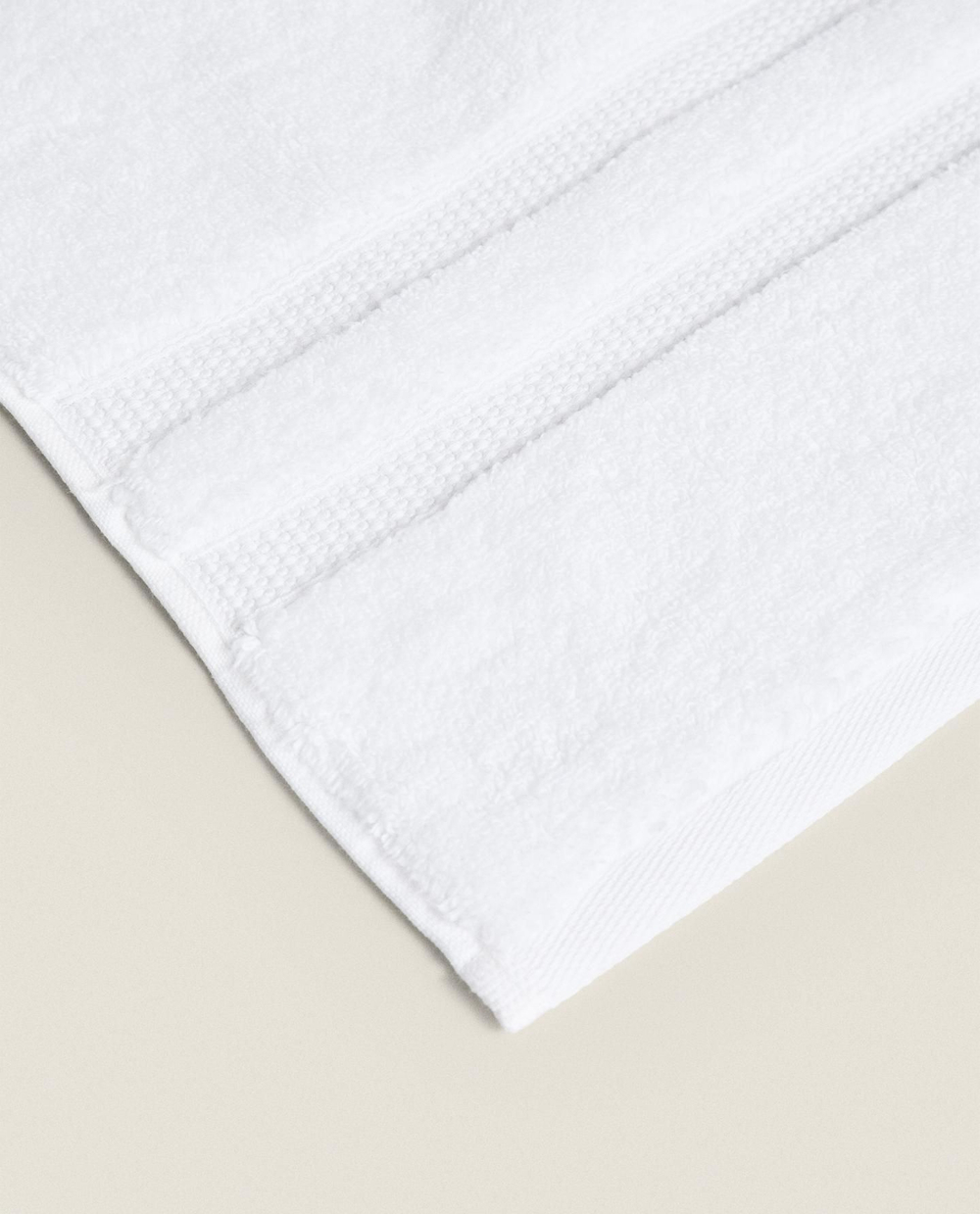 Zara Home - Очень мягкое двойное бордюрное банное полотенце, белый, 90х150 см
