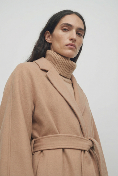 Пальто на поясе