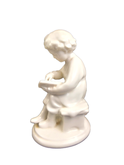 Фарфоровая статуэтка "Юный Ленин" ЛФЗ