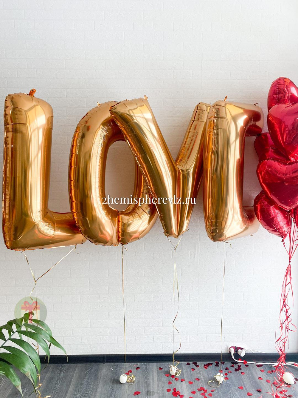 Буквы фольгированные LOVE с гелием