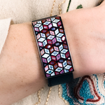 Браслет Fiore Luna на черном кожаном ремешке CB13209-1