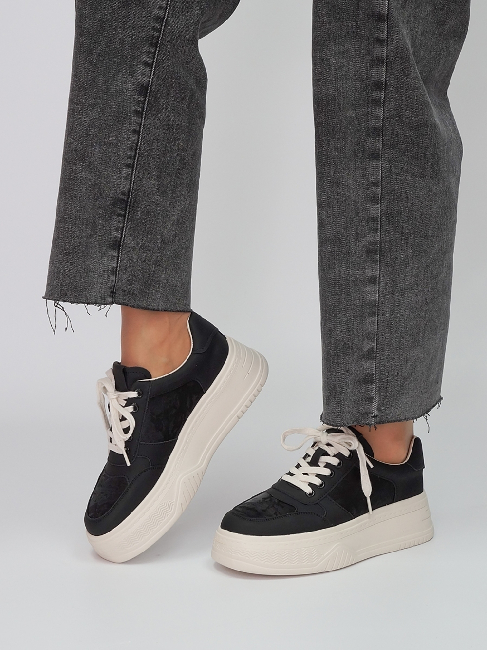 Кроссовки женские демисезонные