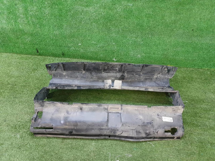 Воздуховод внутренний Porsche Macan (2014-2018)