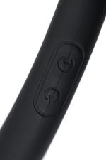 Черный двусторонний вибратор - 35 см.