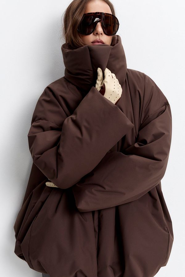 Куртка-баллон зимняя Айсель шоколадного цвета