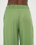 Широкие брюки с эластичным поясом из модала