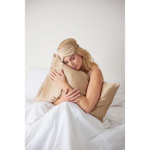 Наволочка из натурального шелка бежевого цвета из коллекции essential, 50х70 см