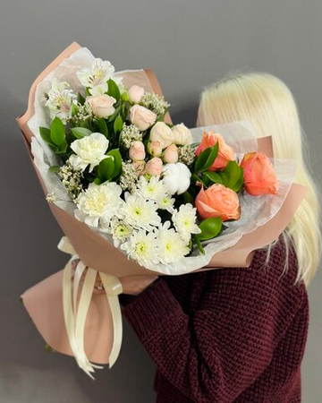 Авторский букет в нежной гамме