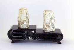 Сет нэцкэ Дзюродзин и Фукурокудзю на подставке