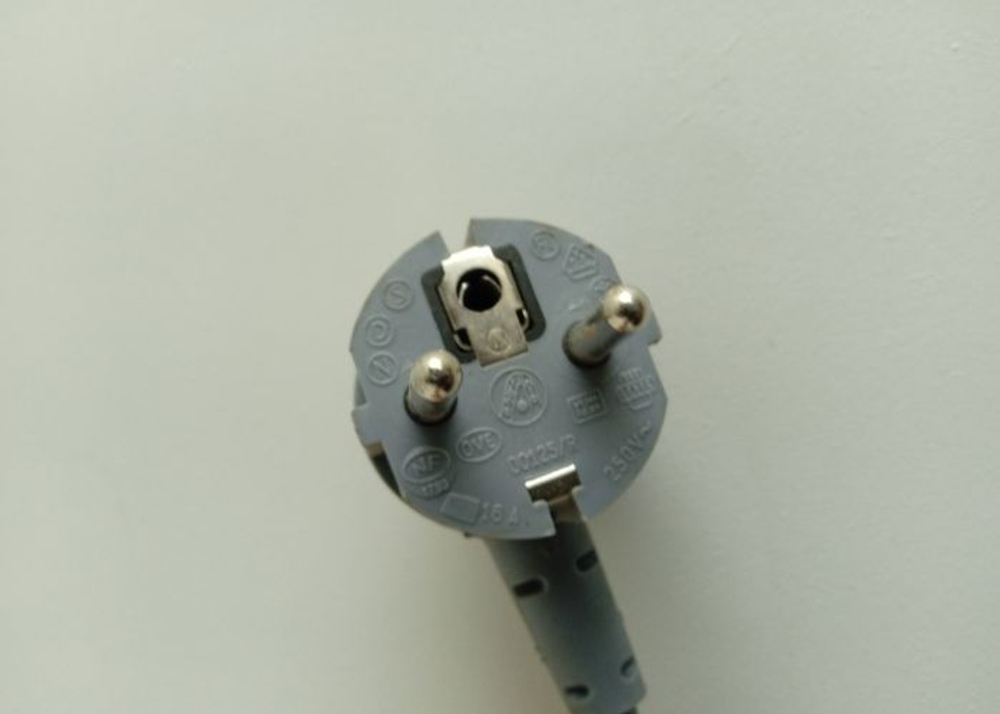 ITWA51051G кт131 Сетевой шнур для стиральной машины с вертикальной загрузкой Indesit б/у