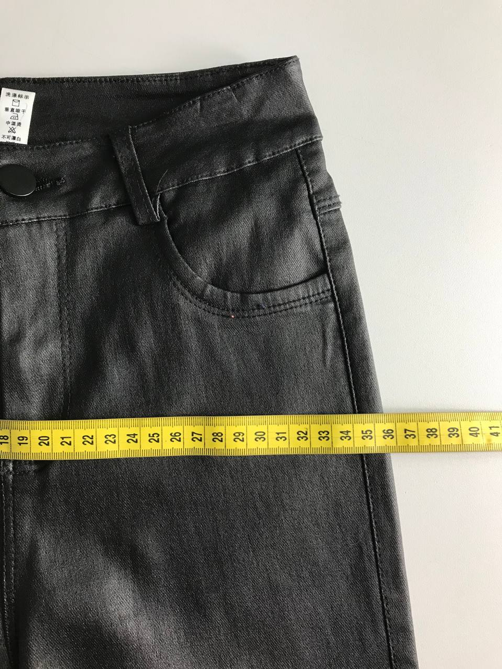 Джинсы обтягивающего кроя, визуально на 40/42 размер