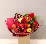 Съедобный букет с гранатом, яблоками и альстромерией