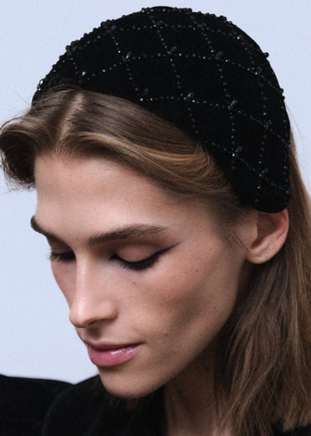 Полушляпка из бархата в сетку