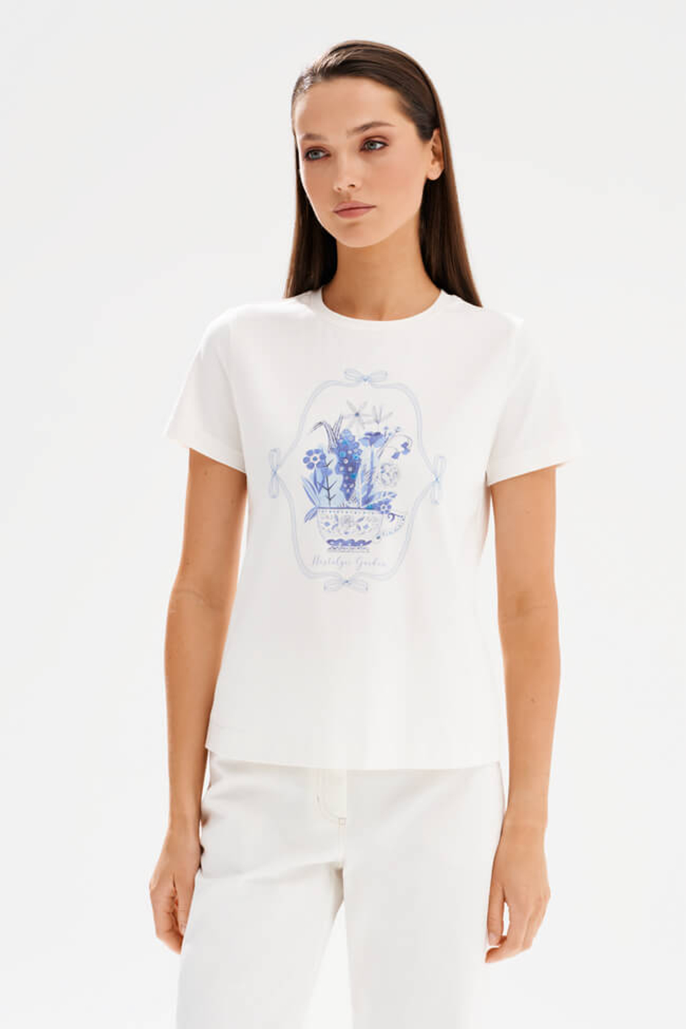 23500 Футболка женская (молочный)