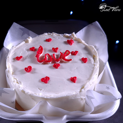 Торт на двоих Love. Кондитерская Sweet Visors Сладкие Козырьки. Кондитер Светлана Дегтерева. Торты ручной работы на заказ в СПБ. Сладкие истории на любой вкус.