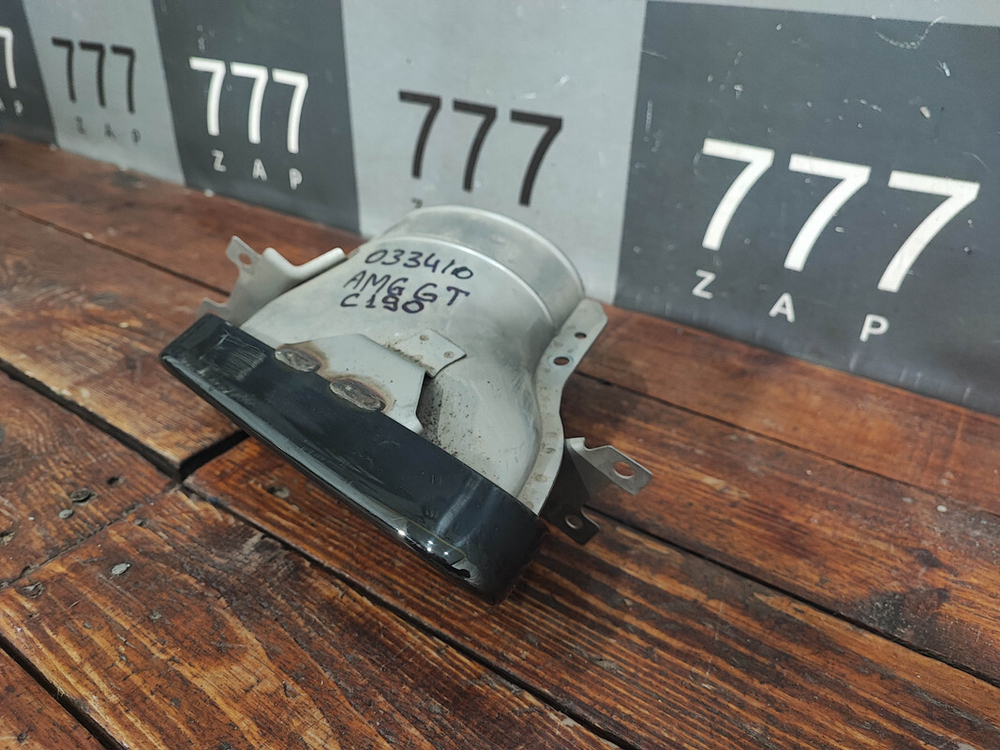 Насадка глушителя левая Mercedes AMG GT (C190) 14-23 Б/У Оригинал A1904900900