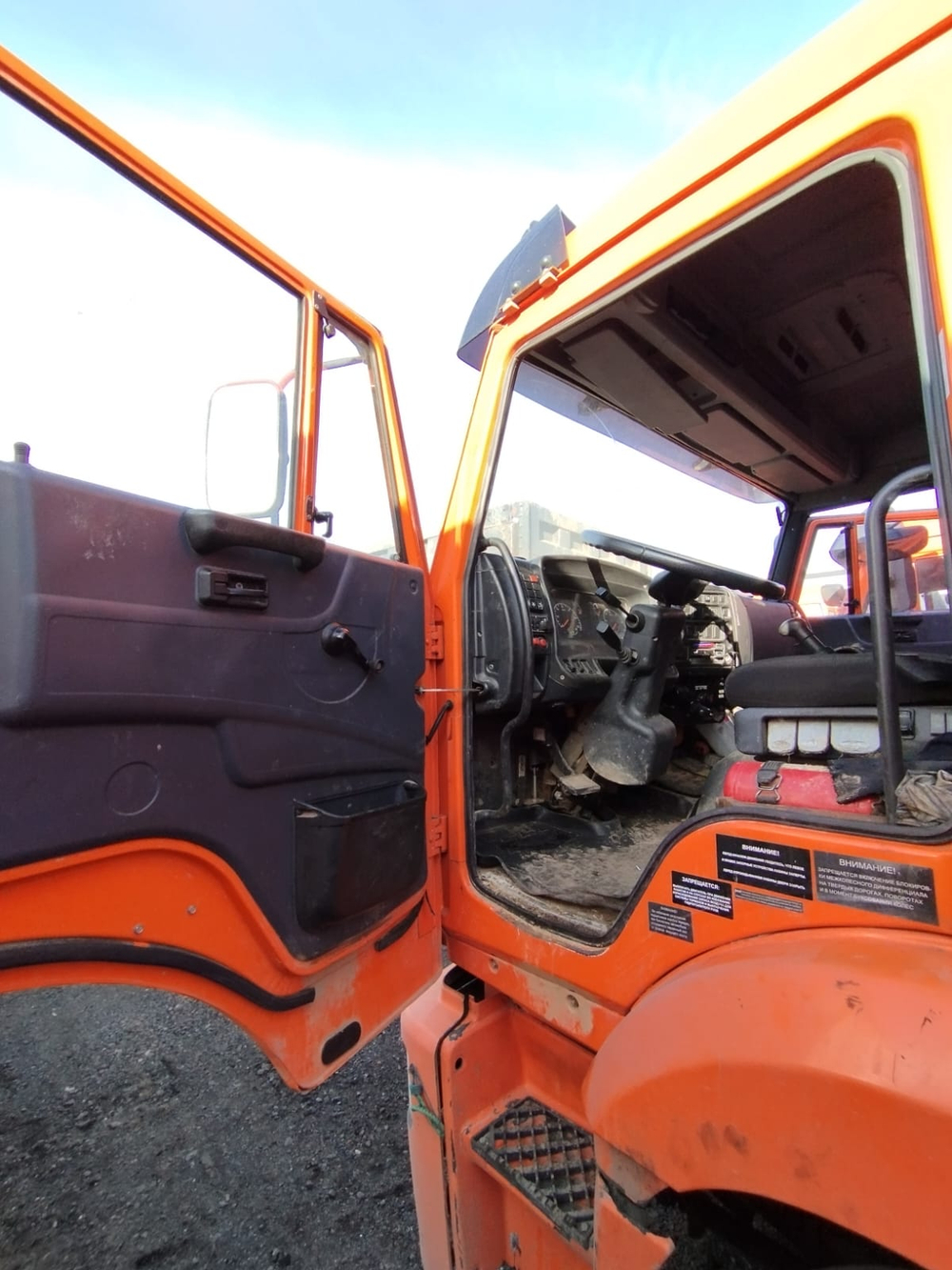 КамАЗ 6520 6x4 Самосвал 6520-3026012-53 (Дизельный, 11,7 л, 400 л.с., МТ)