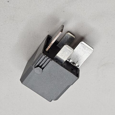 Реле компрессора пневмоподвески w166 w222 w213 s213 c238 c292 w205