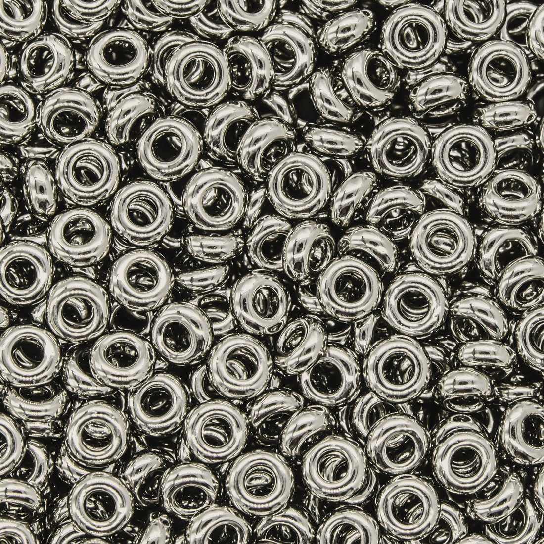 Японский бисер TOHO Demi 8/0 (№711), металлизированный, непрозрачный глянцевый