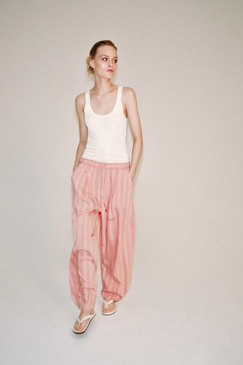 ZARA БРЮКИ-БАЛЛОНЫ В ПОЛОСКУ — ZW COLLECTION, РОЗОВЫЙ/БЕЛЫЙ