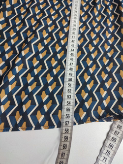 Блузка стильная, например для образа с брюками, 46 размер