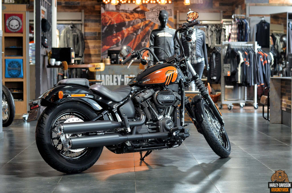Мотоцикл Harley-Davidson Street Bob 114 (Vivid Black)