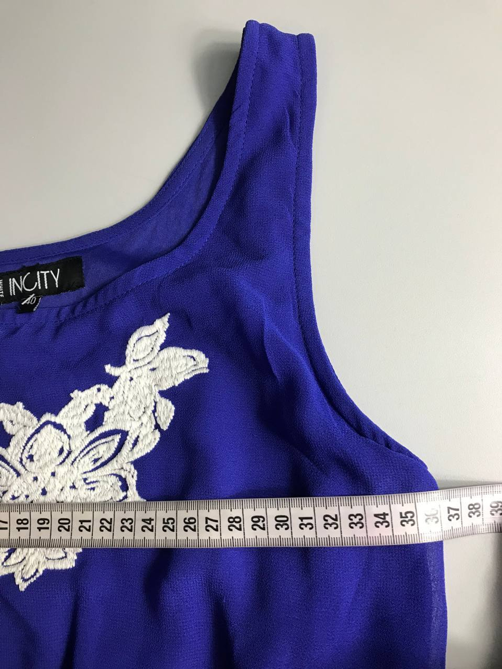 Платье Incity красивого цвета, визуально на 48 размер