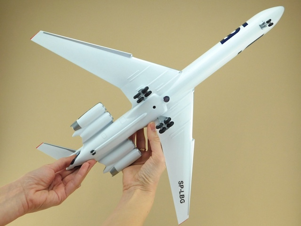 Модель самолета Ил-62М (М1:100, LOT, с шасси)